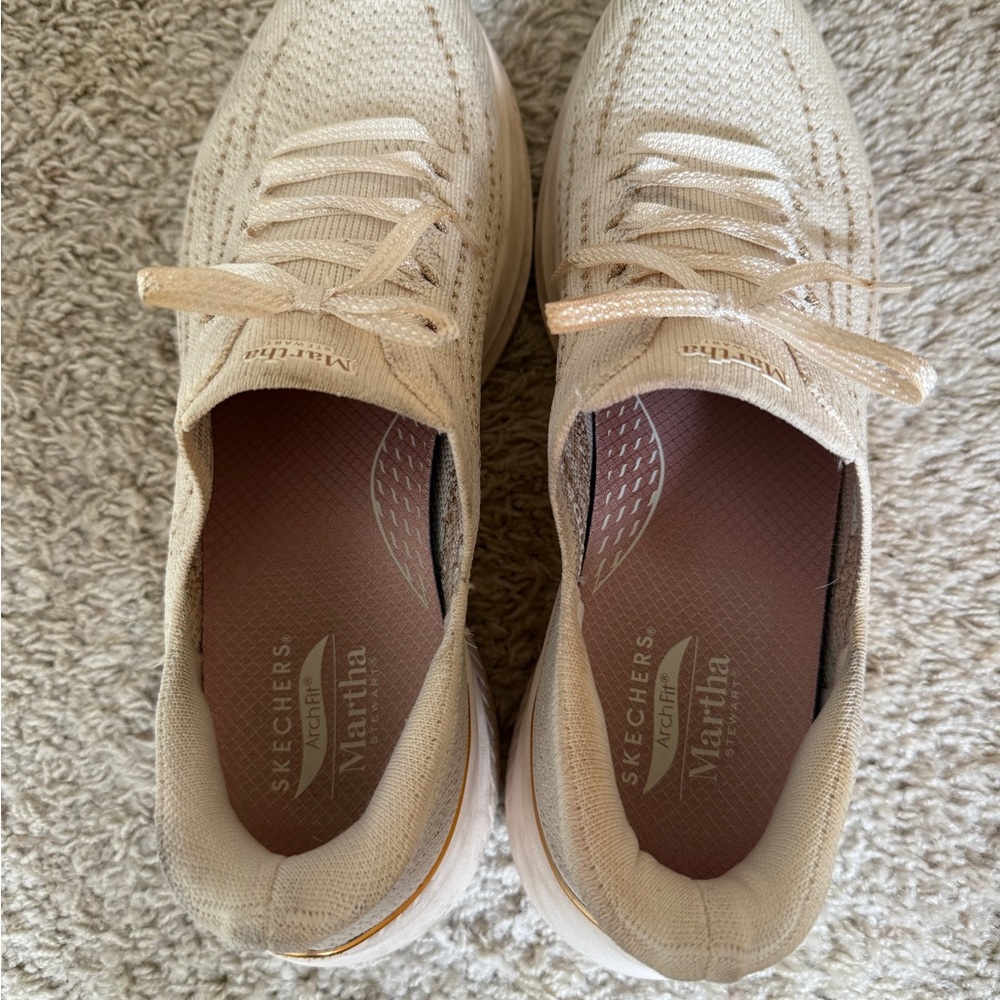 Skechers Women's Beige Sneakers